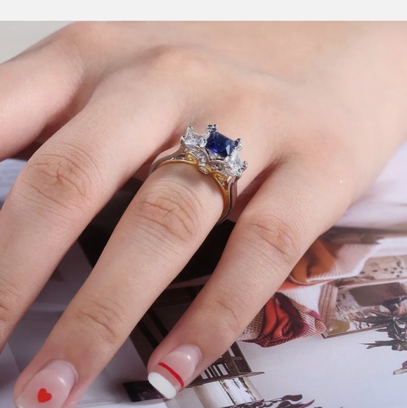 LOVELY BLUE AND WHITE SAPPHIRE WEDDING ENGAGEMENT RINGS - Picture 4 of 5